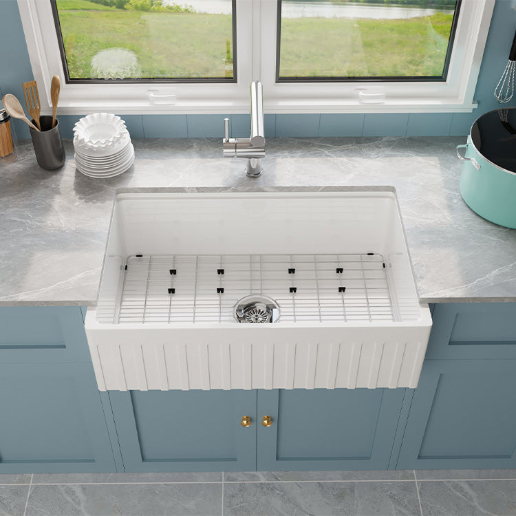 33 Inch Farmhouse Workstation Sink – Corner Apron Front | Model SN104W3320