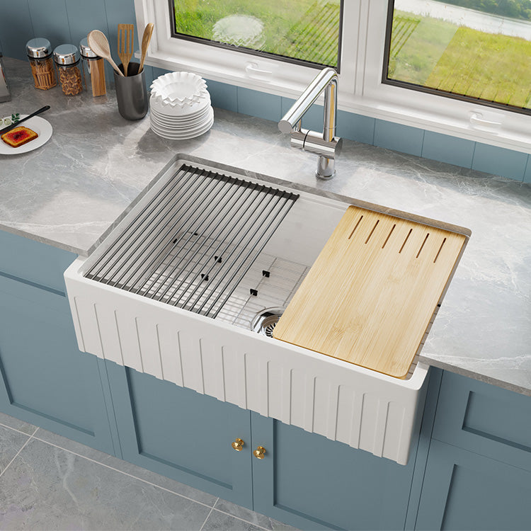 33 Inch Farmhouse Workstation Sink – Corner Apron Front | Model SN104W3320