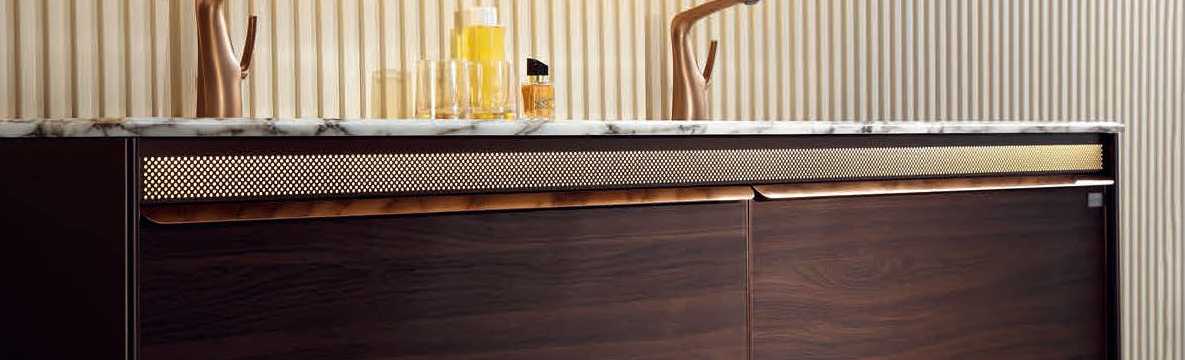 LD-5369 upper cabinet trim and front detail