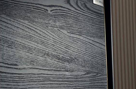 LD-5389 black woodgrain front detail